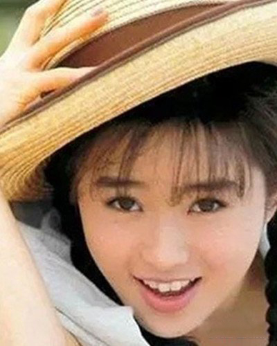 酒井法子年轻时的照片曝光 曾是黑社会老大情妇 酒井法子年轻时的照片曝光 曾是黑社会老大情妇