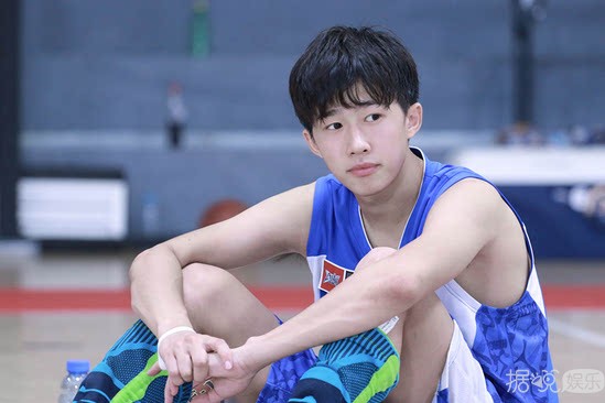 周冬雨跟前任复合了？妹纸回应啪啪啪打脸卓伟这就尴尬了..