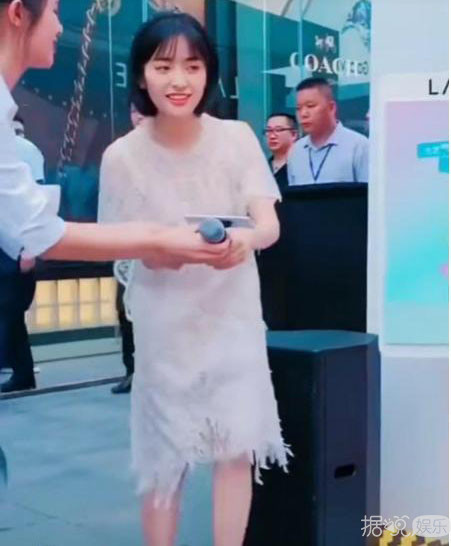 咪蒙说她瘦了30斤，可是真人跟照片却相差这么多？