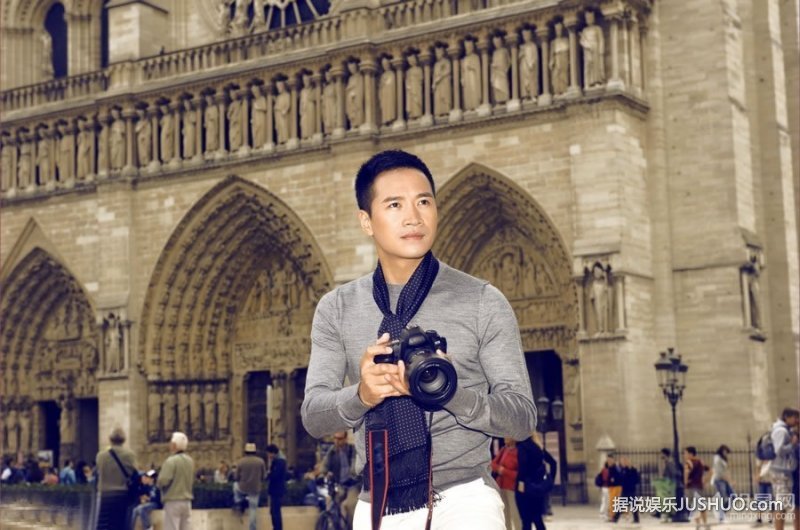 SuperJunior崔始源半裸写真 展现性感肌肉